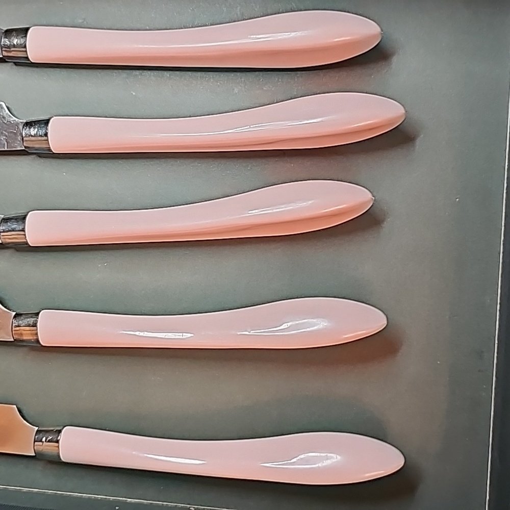 Pink Enamel Inox Flatware - Picture 2 of 4